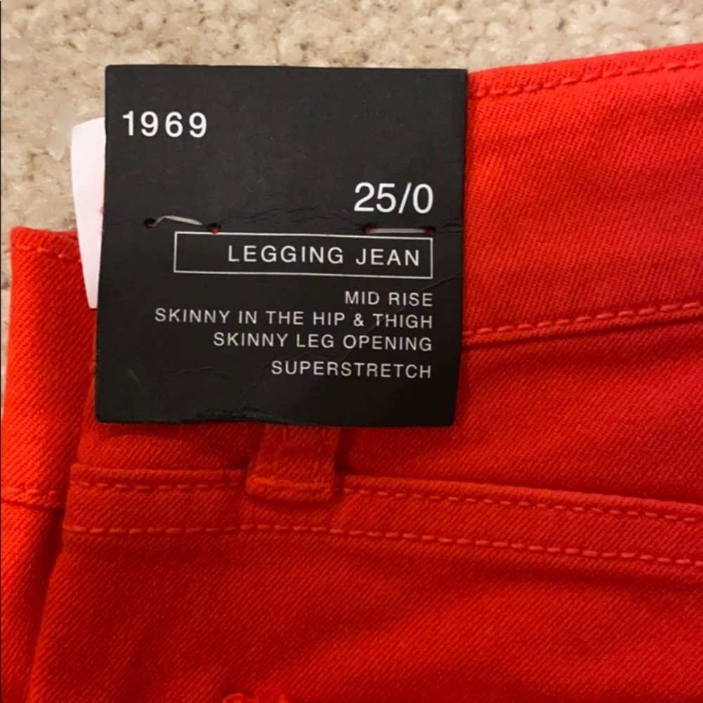 Gap Red Legging Jean Size 25 NWT - Picture 3 of 6